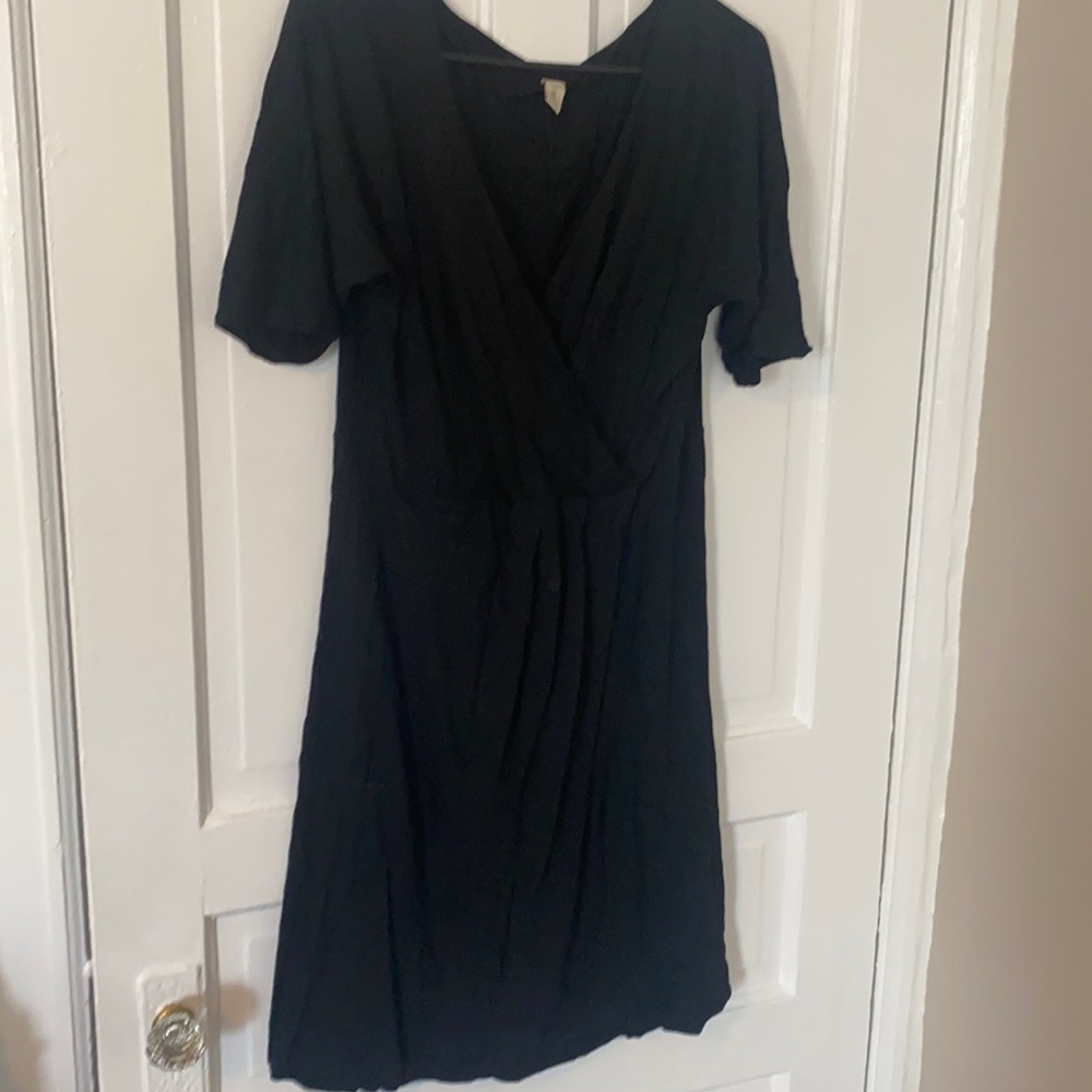 Old Navy short sleeve little black dress